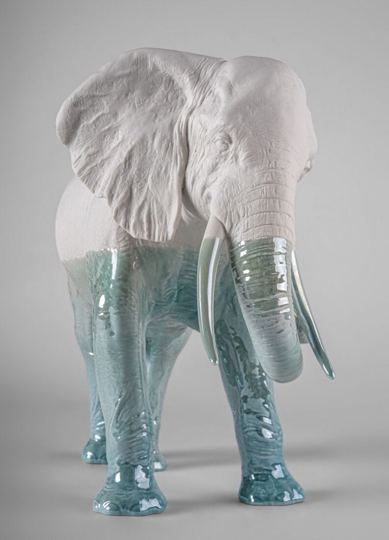 Elephant Underwater Sculpture LLadro 