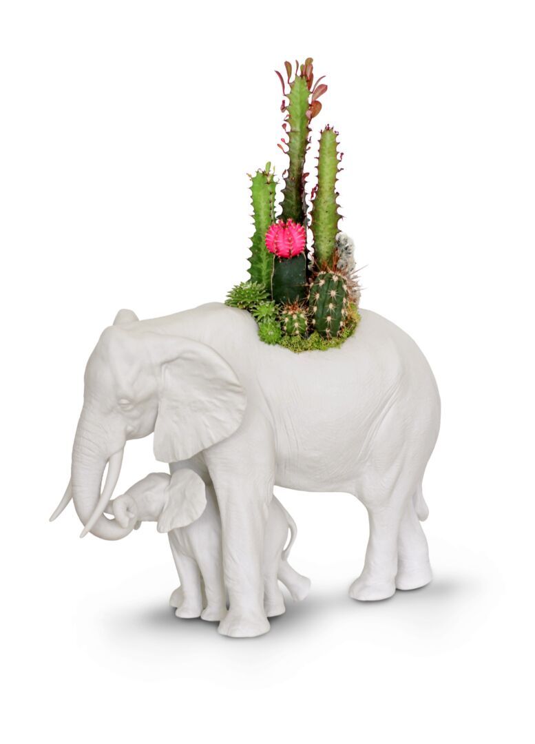 Elephant Garden Matte White Lladro 
